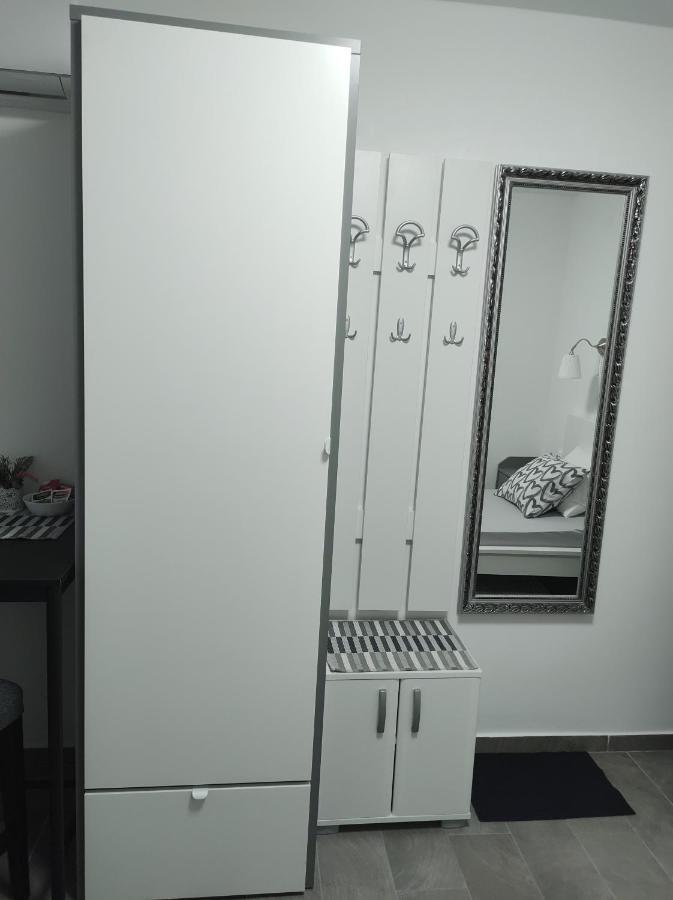 Happy Room Karlovac Bagian luar foto
